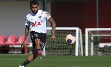 Sao Paulo: Dani Alves, operado con éxito tras fractura en el antebrazo 