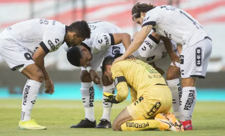 Gil Alcalá: Sufrió desmayo y fue llevado al hospital después del partido vs Toluca 