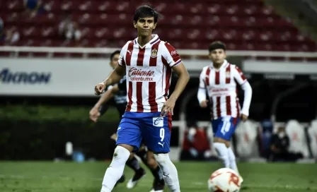 Chivas: Dejó escapar la victoria ante Querétaro por errores de Macías y Rodríguez