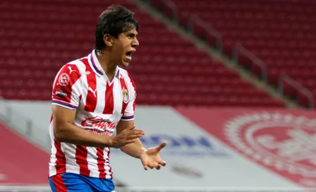 Oribe Peralta aconsejó a JJ Macías brillar en Chivas y luego ir a Europa