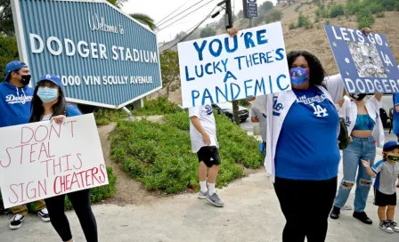 MLB: Aficionados de los Dodgers se manifestaron en contra de los Astros