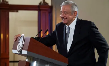 AMLO firmó la solicitud de consulta para juicio a expresidentes