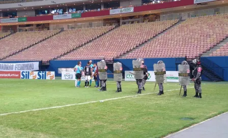 Video: Policía en Brasil lanzó gas pimienta a futbolistas