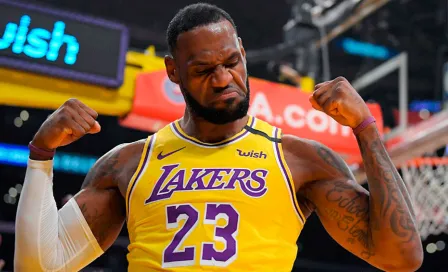 LeBron James rompe récord al ser elegido 16 veces a un equipo All-NBA