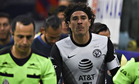 Memo Ochoa advirtió que las decisiones del VAR deben acatarse