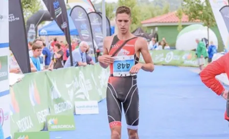 Triatleta dejó que rival ganara tercer lugar porque se confundió de ruta