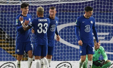 Chelsea y Arsenal avanzan sin problemas en Copa de la Liga inglesa