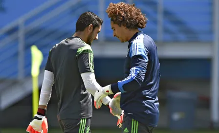 Jesús Corona vs Memo Ochoa: Un duelo de alta efectividad