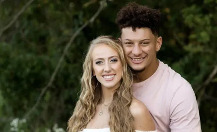 Mahomes y su prometida anunciaron la llegada de su primer hijo