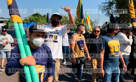 Pumas: Integrantes de La Rebel se presentan afuera de Cantera para alentar al equipo