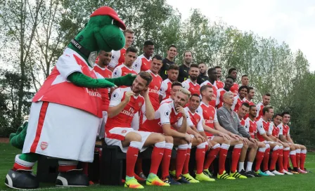 Arsenal: Özil se ofreció a pagar salario de Gunnersaurus