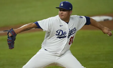 MLB: Víctor González pasó de pensar en el retiro a lanzar en Playoffs en Grandes Ligas