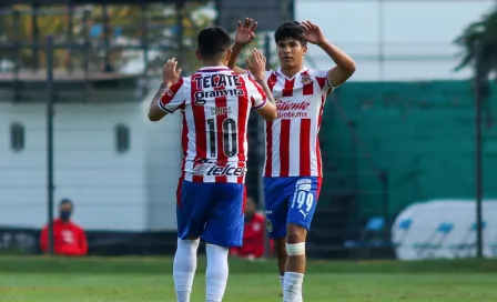 Chivas: Chofis López anotó un golazo de media cancha con la Sub 20