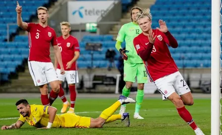 Haaland anotó un hat trick en goleada de Noruega sobre Rumanía