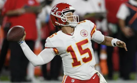 NFL: Patrick Mahomes retó a Josh Allen en lanzamiento más largo de ovoide