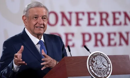 AMLO: 'Facebook es más popular, Twitter es para clase media hacia arriba'