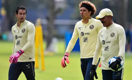 América: Memo Ochoa y Óscar Jiménez, entre los que más han atajado en Guardianes 2020