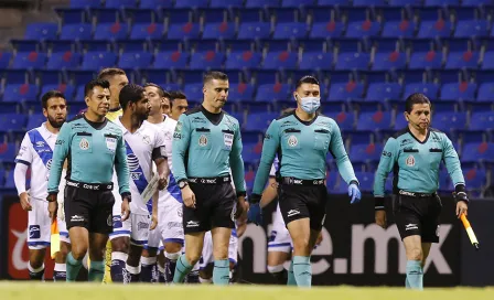 Puebla vs León: Accidente carretero retrasó llegada del VAR