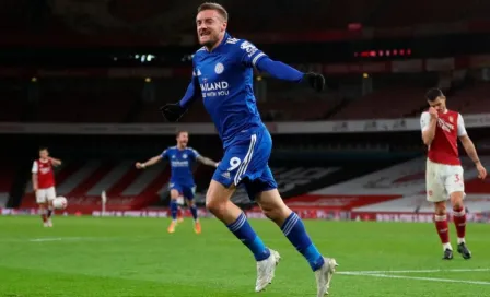 Premier League: Leicester derrotó por la mínima diferencia al Arsenal con gol de Vardy