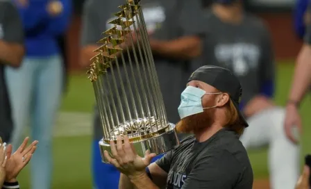 Dodgers: Justin Turner estuvo presente en los festejos a pesar de ser positivo por Covid-19