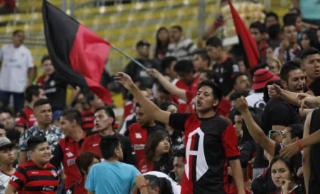 Atlas: Aficionados recibieron con insultos y amenazas a jugadores en aeropuerto