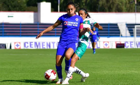 Video: Jugadora de Cruz Azul Femenil evitó gol al 'estilo Huiqui'