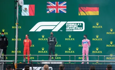 Checo Pérez: Colocan por error bandera de Alemania sobre el mexicano en podio del GP turco