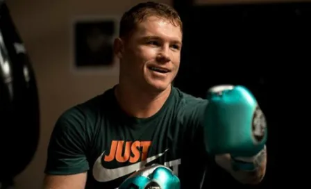 Canelo Álvarez pagó la operación y terapias de una pequeña admiradora