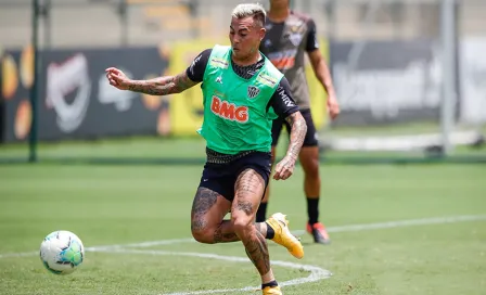 Eduardo Vargas, entre los nuevos positivos por Covid-19 del Atlético Mineiro