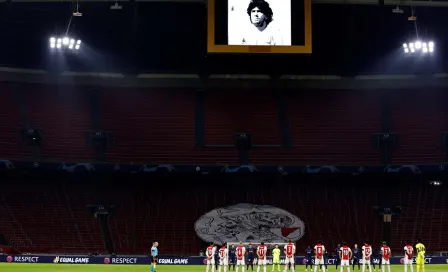 Maradona: Ajax y Tagliafico rindieron homenaje al Pelusa al ritmo de 'Live is life' 