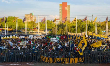 Pumas: Aficionados auriazules festejaron el pase a la Final afuera del estadio de C.U.