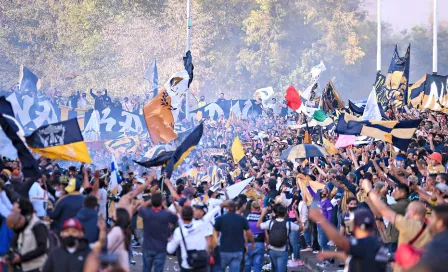 Pumas: Aficionados mostraron su apoyo en el hotel de concentración