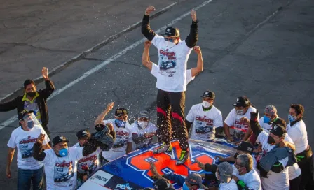 Rubén Rovelo tras ser campeón de NASCAR México: 'Es una situación inexplicable'