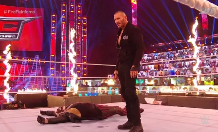 WWE: Randy Orton incendió a Bray Wyatt en el evento TLC