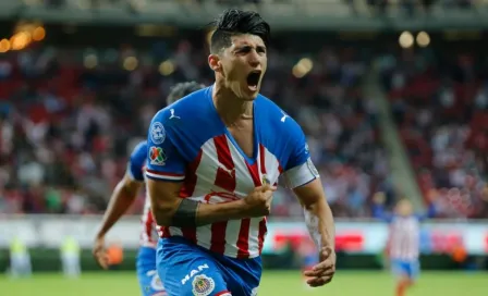 Alan Pulido anunció su regreso a Chivas