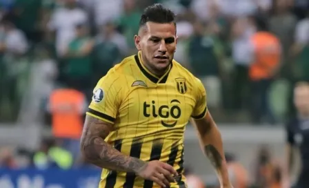 Video: Jugador de Guaraní casi se desnuda celebrando un gol