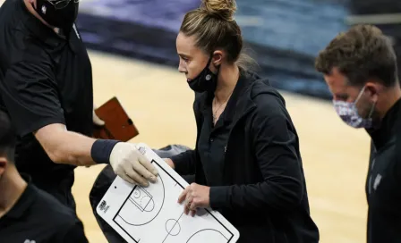 NBA: Becky Hammon se convirtió en la primera mujer en dirigir a un equipo