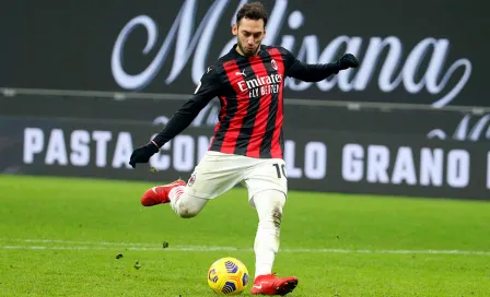 Milan: Hakan Calhanoglu y Theo Hernández dieron positivo por Coronavirus