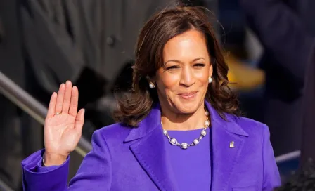 Warriors y Curry le regalaron un jersey personalizado a Kamala Harris