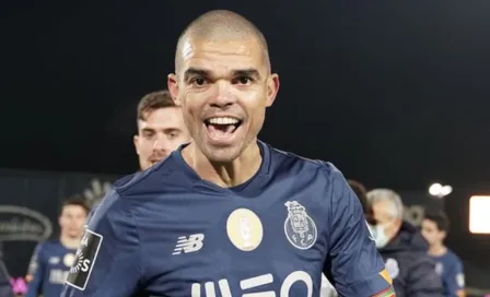 Video: Pepe estuvo cerca de llegar a los golpes con un compañero del Porto