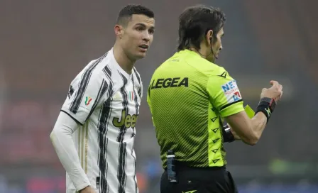 Video: Cristiano protagonizó insólito momento con árbitro en partido vs Roma