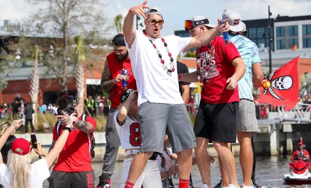 Buccaneers y Tom Brady celebraron título con desfile de barcos