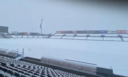 Bravos: Estadio Olímpico Benito Juárez, 'pintado' de blanco por frente frío