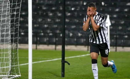 Video: Elisha Sam, jugador del Notts County, anotó increíble gol de escorpión