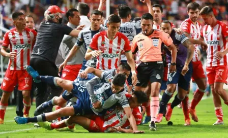 Video: Necaxa contra Pachuca terminó con impresionante bronca