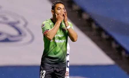 Marco Fabián fue captado en una fiesta con el cantante Adso Alejandro