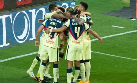 América: Goleó a Chivas con doblete de Henry Martín y se llevó el Clásico Nacional