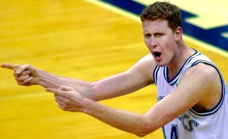 NBA: Shawn Bradley quedó paralizado tras sufrir un accidente, confirmó Mavericks