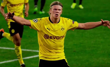 Erling Haaland se disculpó por 'explotar' y lanzar su jersey a un rival en empate del Dortmund