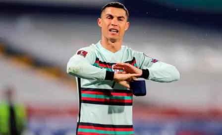 Fernando Meira: 'Cristiano Ronaldo no puede tirar el brazalete de Portugal al suelo'